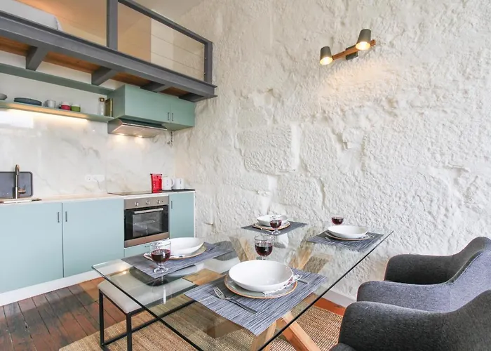 Cativo Mezzanine Loft דירה