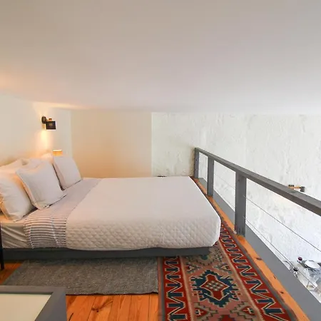 Cativo Mezzanine Loft Apartment Porto